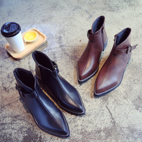 Καθημερινές γυναικείες μπότες με τακά