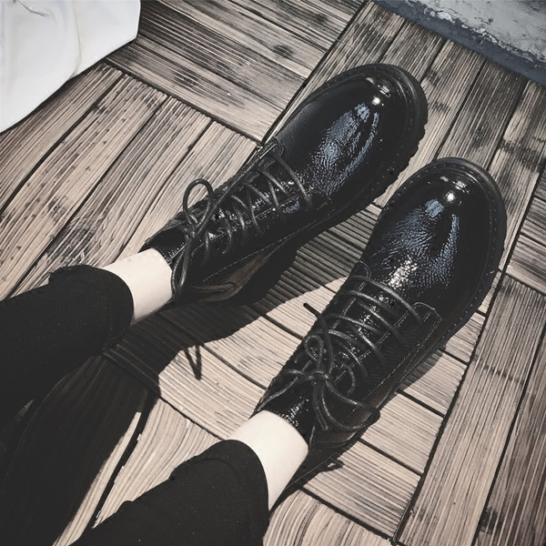 Груби дамски боти в черен цвят