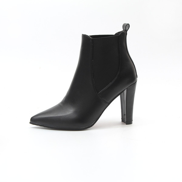 Κομψές  γυναικείες μπότες με  ψηλό τακούνι - ματ και βελούδο