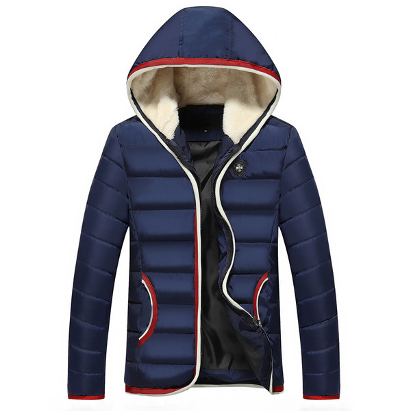 Ζεστό ανδρικό μπουφάν με κουκούλα για το χειμώνα και πολύ απαλή επένδυση