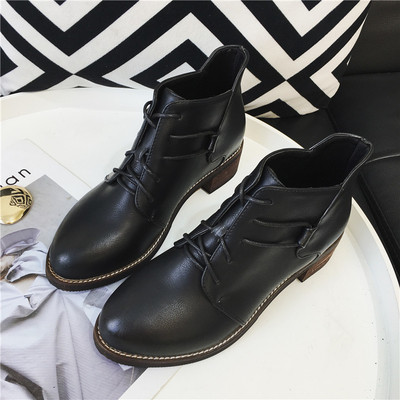 Ретро дамски боти на лек ток