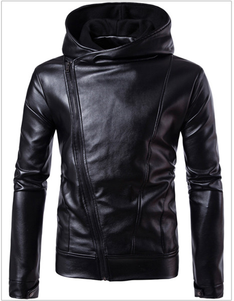 Μοντέρνο μαλακό δερμάτινο μπουφάν με ασύμμετρη στερέωση και φαρδύ κολάρο