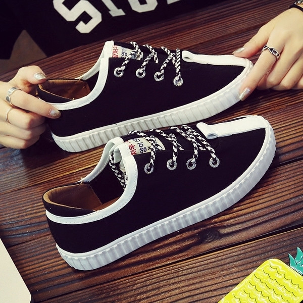 Καθημερινά γυναικεία αθλητικά παπούτσια σε δύο χρώματα