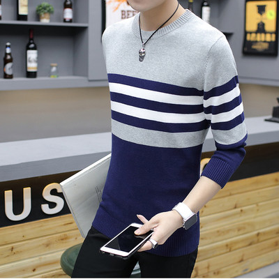 Αθλητικό-κομψό ανοιχτόχρωμο ανδρικό πουλόβερ με κολάρο σε σχήμα O σε ρέοντα χρώματα