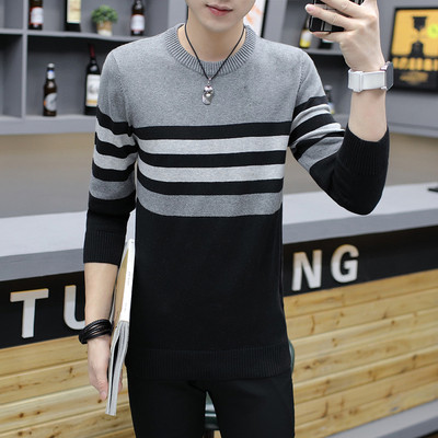 Αθλητικό-κομψό ανοιχτόχρωμο ανδρικό πουλόβερ με κολάρο σε σχήμα O σε ρέοντα χρώματα