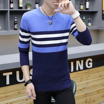 Αθλητικό-κομψό ανοιχτόχρωμο ανδρικό πουλόβερ με κολάρο σε σχήμα O σε ρέοντα χρώματα