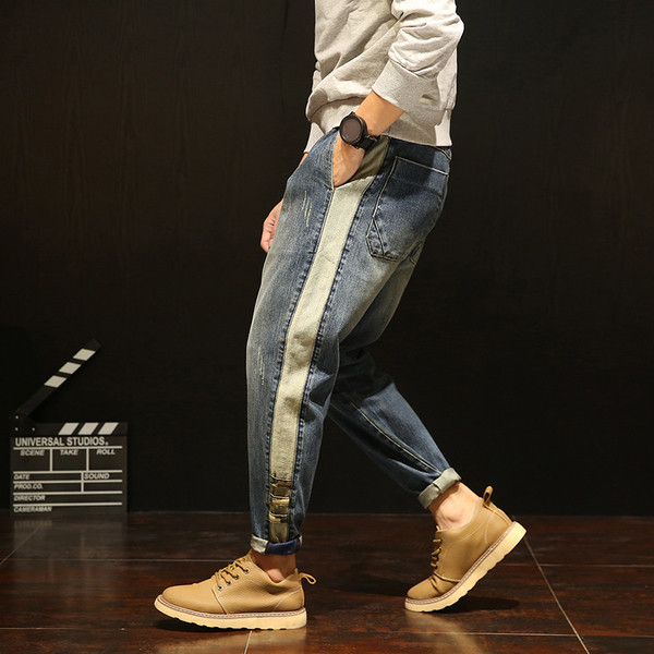 Κομψά τζιν ανδρικά σε ευρύ μοτίβο