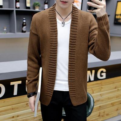 Το casual μάλλιη ανδρική ζακέτα σε τέσσερα διαφορετικά χρώματα