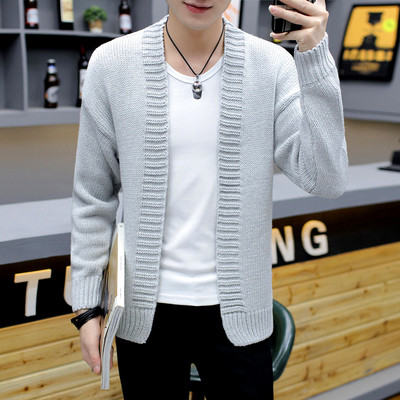 Το casual μάλλιη ανδρική ζακέτα σε τέσσερα διαφορετικά χρώματα