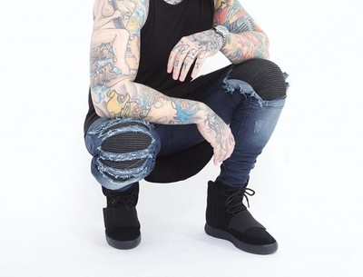 Ανδρικά τζιν παντελόνια slim fit με χαλαρά μοτίβα - 3 μοντέλα