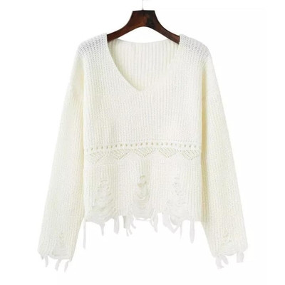 Нестандартен пуловер от вълна с V-образна яка и разръфани краища