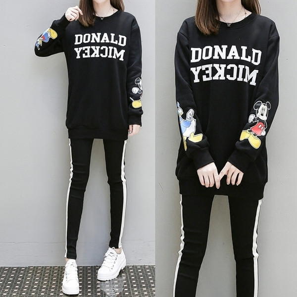 Γυναικεία σπορ φόρμα σε μαύρο χρώμα