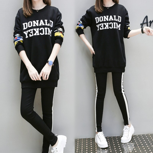 Γυναικεία σπορ φόρμα σε μαύρο χρώμα