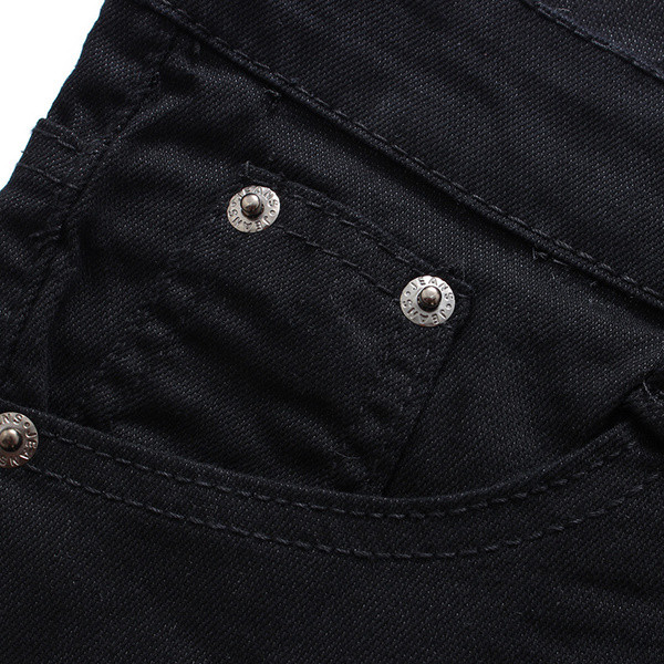 Καθαρό μοντέλο ανδρικό λεπτό  τζιν σε μαύρο χρώμα