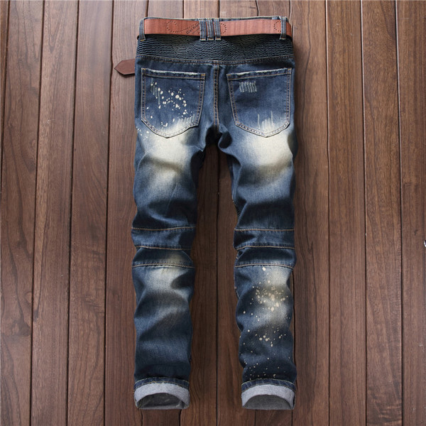 Κομψά κορυφαία ανδρικά τζιν με χαλαρά μοτίβα