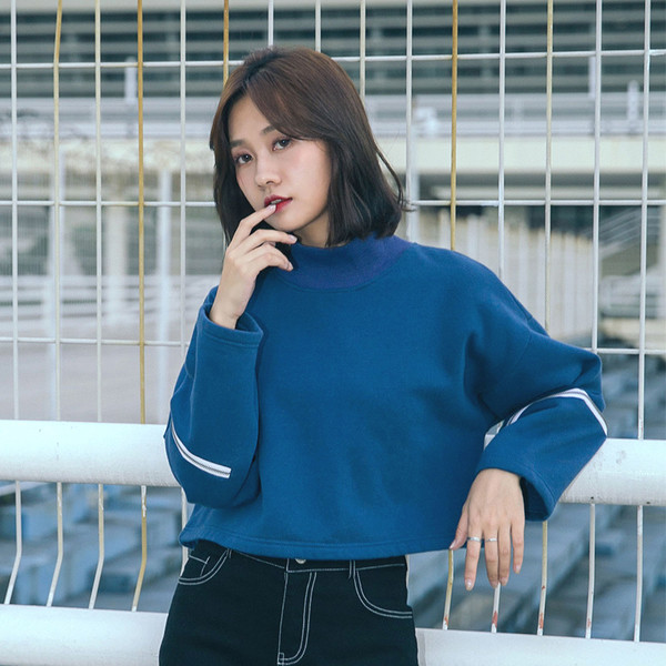 Γυναικείο αθλητικό μπλουζάκι σε μπλε  χρώμα