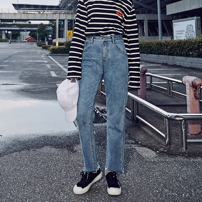 Απλά γυναικεία τζιν με ψηλή μέση