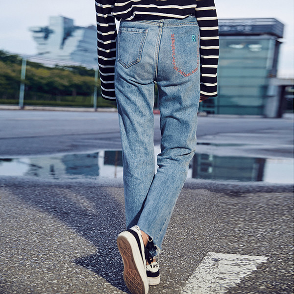 Απλά γυναικεία τζιν  με ψηλή μέση