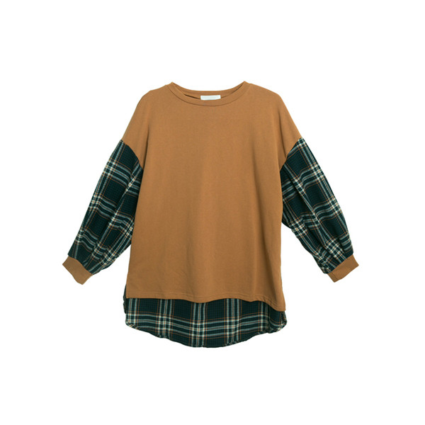 Γυναικέια μπλούζα σε ένα ευρύ σχέδιο