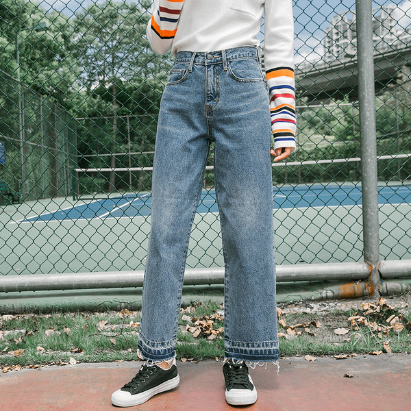 Ενδιαφέρουσα γυναικεία τζιν 