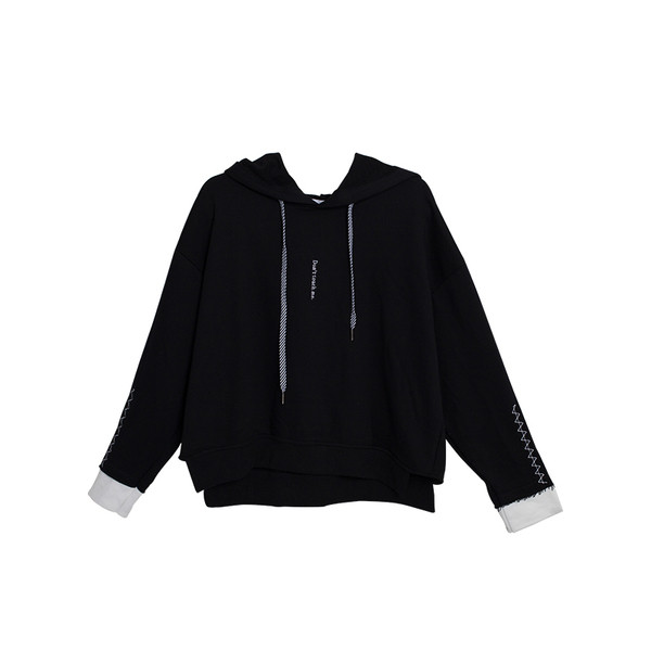 Γυναικεία αθλητικά  μπλουζάκια με κουκούλα 