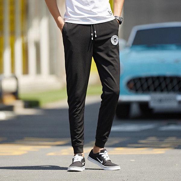 Καθημερινά και πολύ άνετα αθλητικά σετ σε συμπαγές χρώμα