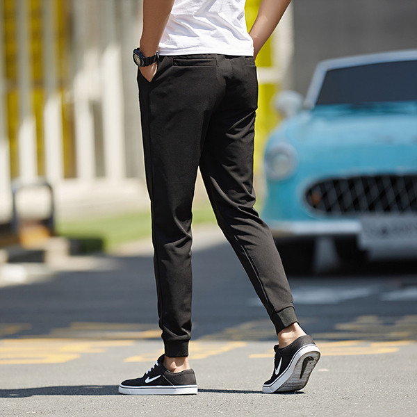 Καθημερινά και πολύ άνετα αθλητικά σετ σε συμπαγές χρώμα