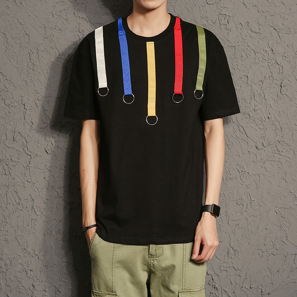 Casual ανδρική μπλούζα με ενδιαφέροντα μεταλλικά κρεμαστά δαχτυλίδια