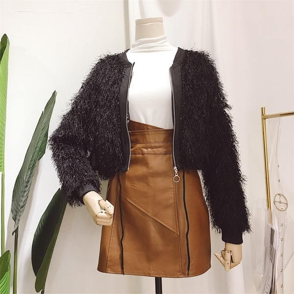 Κομψό σύντομο γυναικέιο μπουφάν  με περιθώρια σε τέσσερα χρώματα