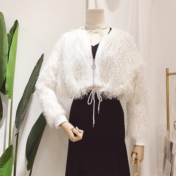 Κομψό σύντομο γυναικέιο μπουφάν  με περιθώρια σε τέσσερα χρώματα