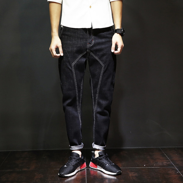 Πολύ σύγχρονα και μοντέρνα ανδρικά τζιν σε μαύρο χρώμα