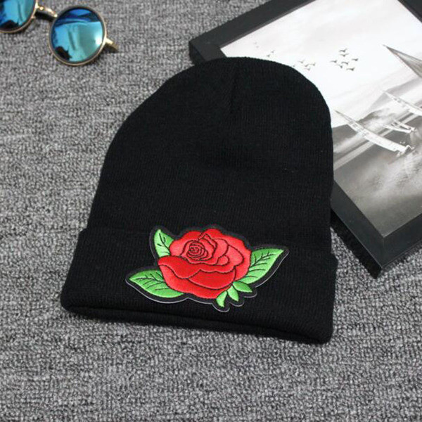 Καθημερινό καπέλο χειμωνιάτικο με μοντέρνα κεντήματα, 4 σχέδια