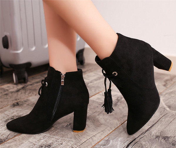 Καθημερινές γυναικείες μπότες  με κρεμαστά φούντες, 3 χρώματα