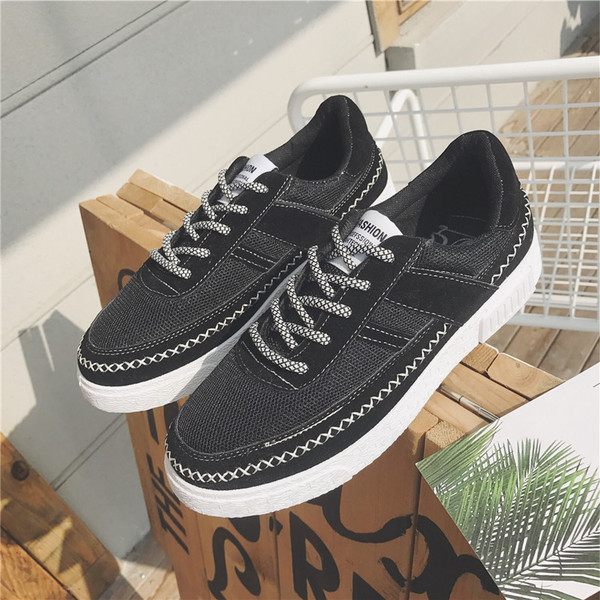 Μοντέρνα και κομψά αθλητικά πάνινα ανδρικά παπούτσια  με επίπεδη σόλα από καουτσούκ - 2 χρώματα