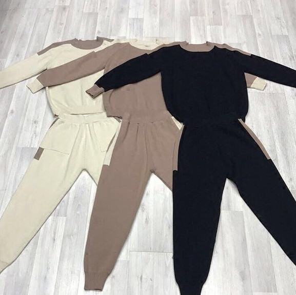 Ημερήσια αθλητική γυναικεία ομάδα, 3 χρώματα