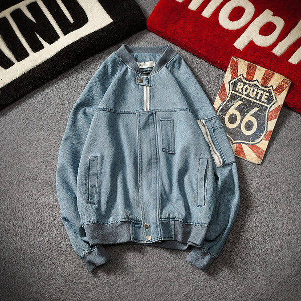 Мъжко ежедневно бейзболно яке от мек деним с О-образна закопчаваща се яка