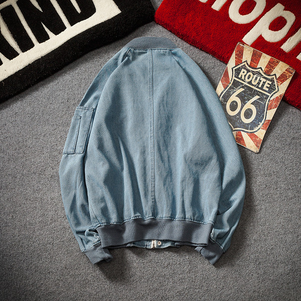 Мъжко ежедневно бейзболно яке от мек деним с О-образна закопчаваща се яка