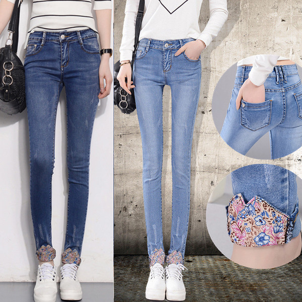 Κυρίες λεπτό τζιν με ενδιαφέρον στρίφωμα σε δύο χρώματα