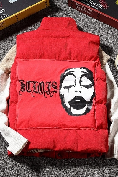 Καθημερινά πολύ ζεστό ανδρικό στοιχείο με υψηλή στερέωση και στήριξη σε μαύρο και κόκκινο χρώμα