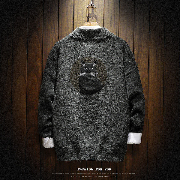 Μοντέρνο πουλόβερ από μαλλί με applicqué και ημι-υψηλό χαλαρό κολάρο σε σχήμα O