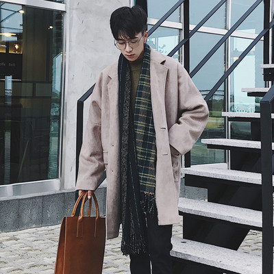 Ανδρικό φθινόπωρο-χειμωνιάτικο παλτό σε ευρύ σχέδιο