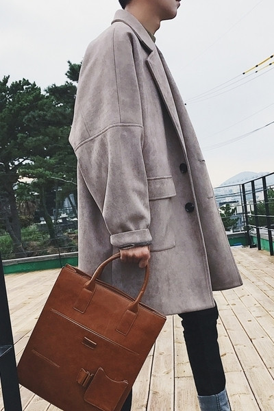 Ανδρικό φθινόπωρο-χειμωνιάτικο παλτό σε ευρύ σχέδιο