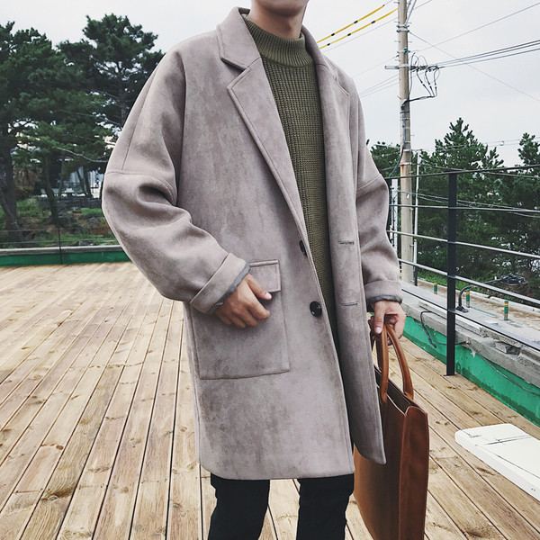 Ανδρικό φθινόπωρο-χειμωνιάτικο παλτό σε ευρύ σχέδιο