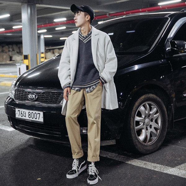 Ανδρικό φθινόπωρο-χειμωνιάτικο παλτό σε ευρύ σχέδιο