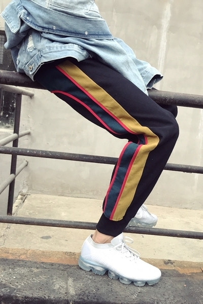 Αθλητικά αντρικά παντελόνια με έγχρωμες λωρίδες