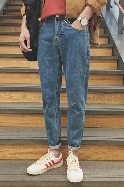 Κομψά τζιν μέσης με κομψά αντρικά