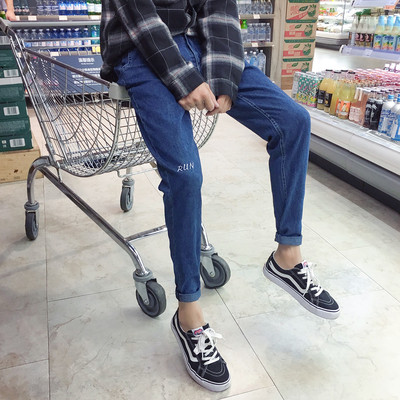 Ανδρικά τζιν σε τρία χρώματα με επιγραφή και υψηλή μέση