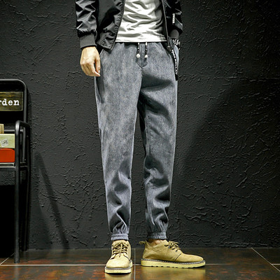 Ένα άνετο γυμναστήριο για άνδρες, κατάλληλο για την ταραχώδη καθημερινή ζωή