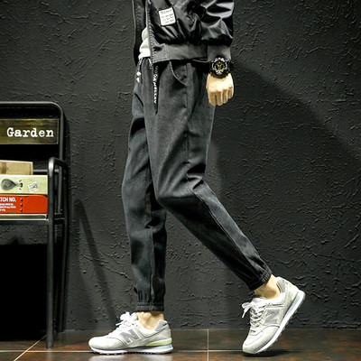 Ένα άνετο γυμναστήριο για άνδρες, κατάλληλο για την ταραχώδη καθημερινή ζωή