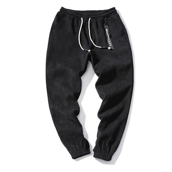 Ένα άνετο γυμναστήριο για άνδρες, κατάλληλο για την ταραχώδη καθημερινή ζωή